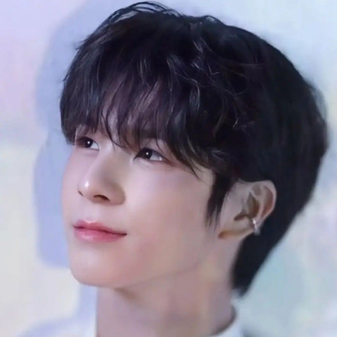 A moment captured by a fan of Jeong Dongwon
