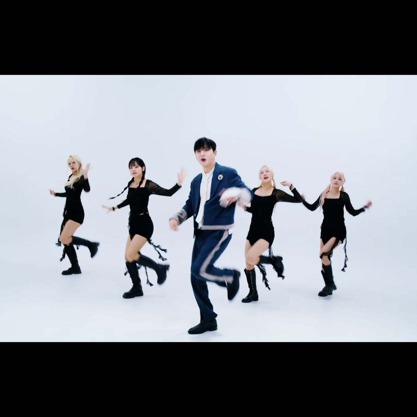 Behind-the-scenes cut of Seong Ri