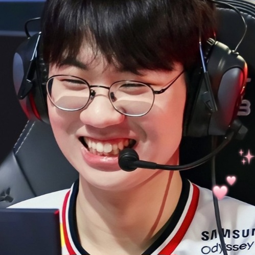 A moment captured by a fan of Doran