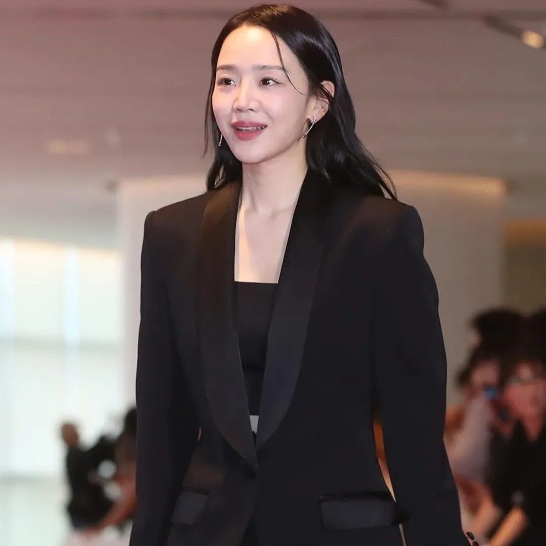 Behind-the-scenes cut of Shin Haesun