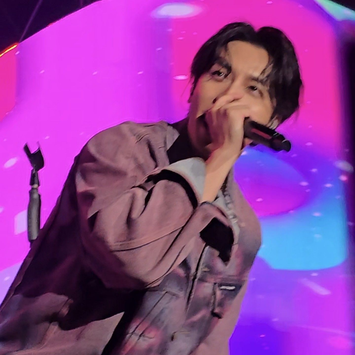 Momen yang diabadikan oleh penggemar Lee Seunggi