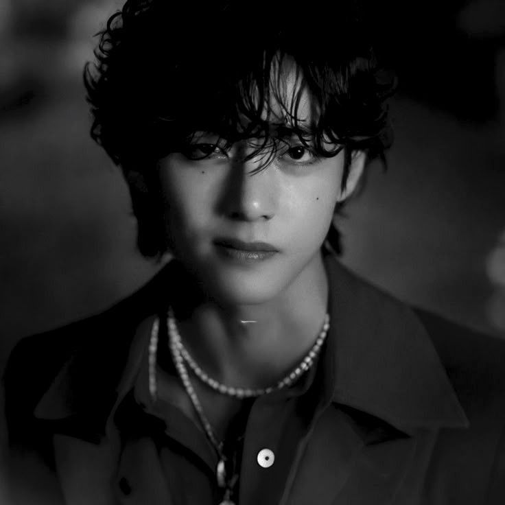 Recent activity shot of Kim Taehyung (V)