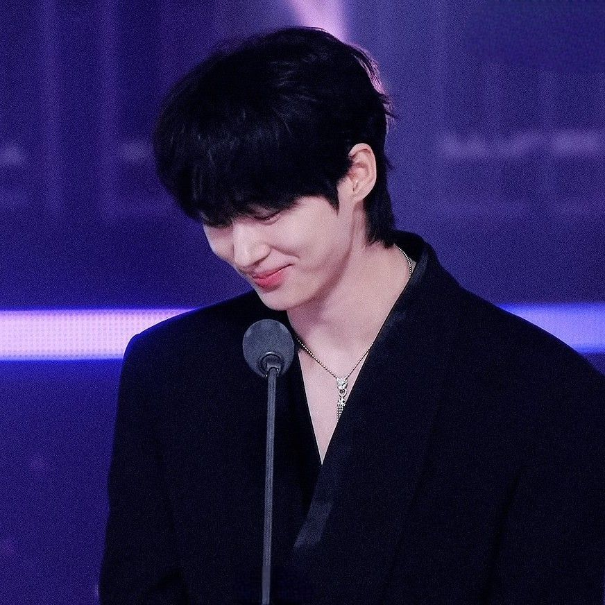 邊佑錫的最新照片