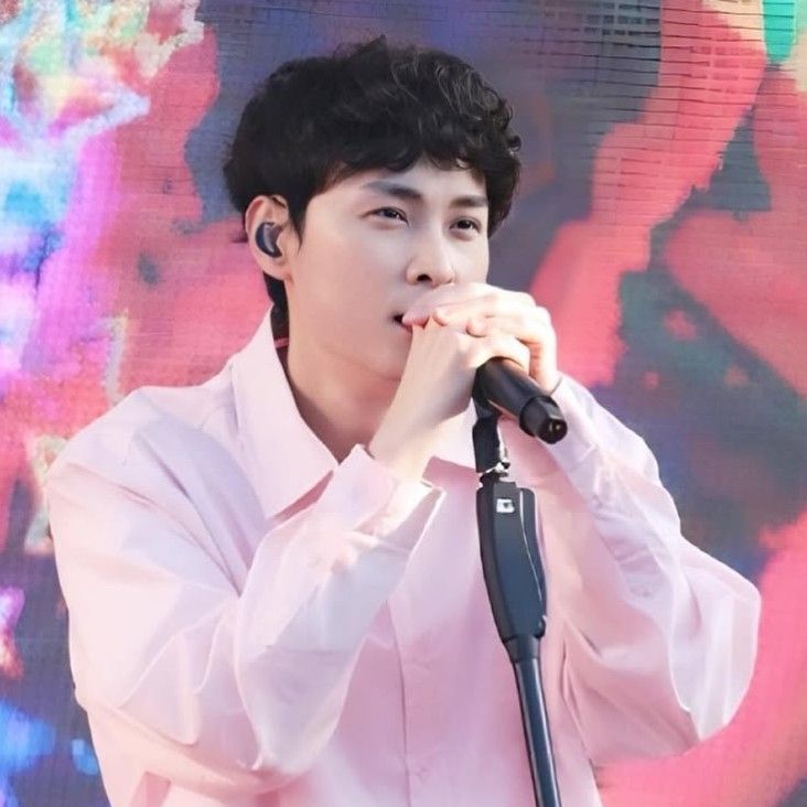 Latest photo of Min Kyunghoon