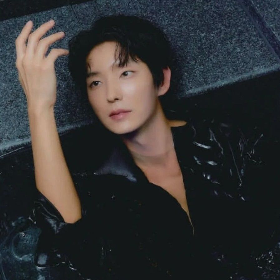 Latest photo of Lee Joongi