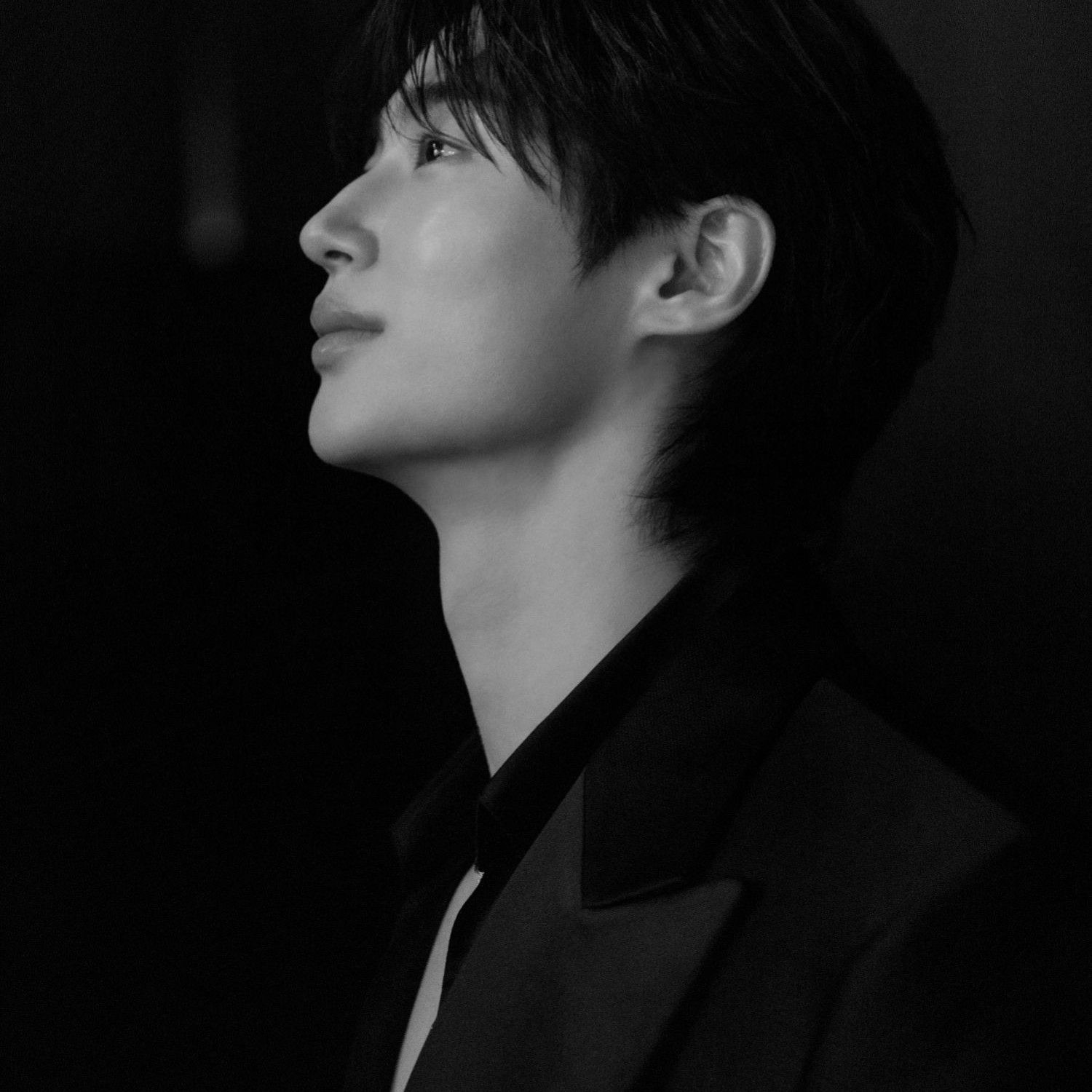 Behind-the-scenes cut of Byeon Wooseok