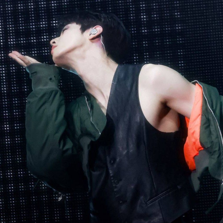 A moment captured by a fan of Cha Eunwoo