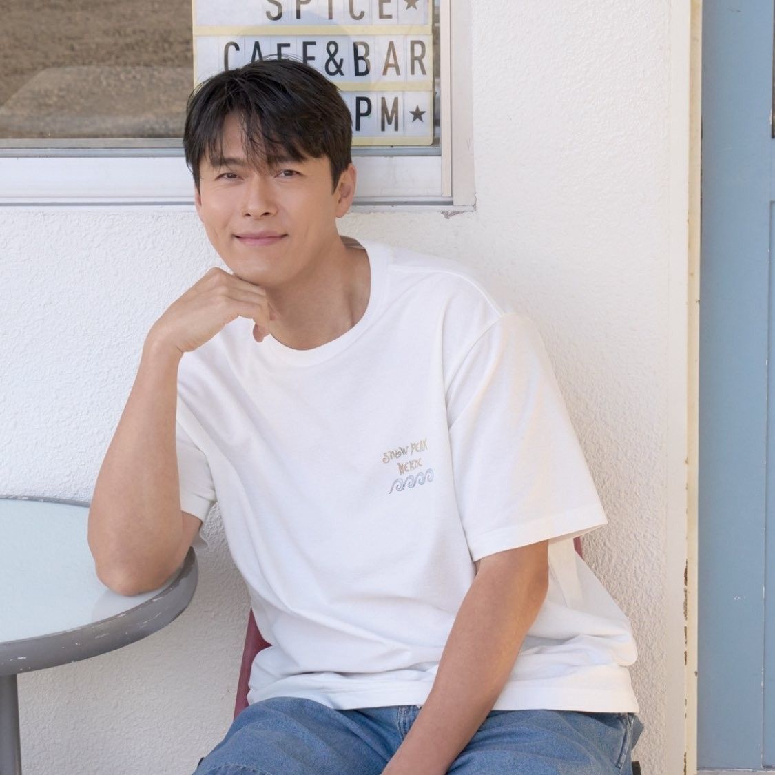 Behind-the-scenes cut of Hyun Bin