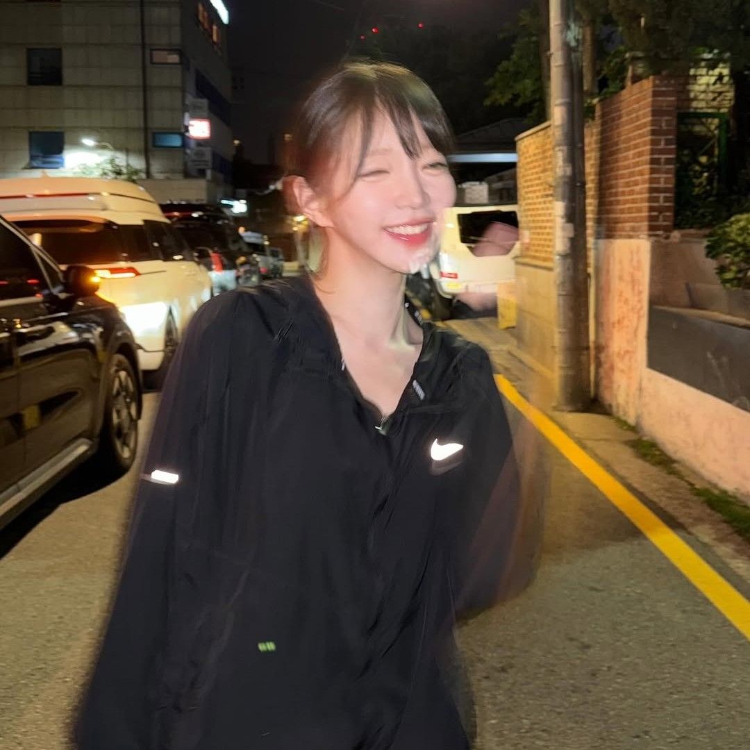 A moment captured by a fan of Yeon Yuri