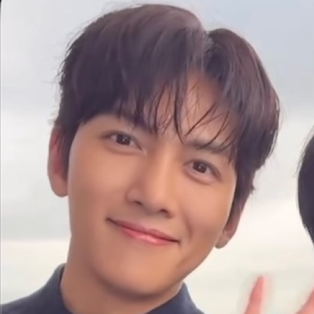 粉絲拍下的池昌旭瞬間