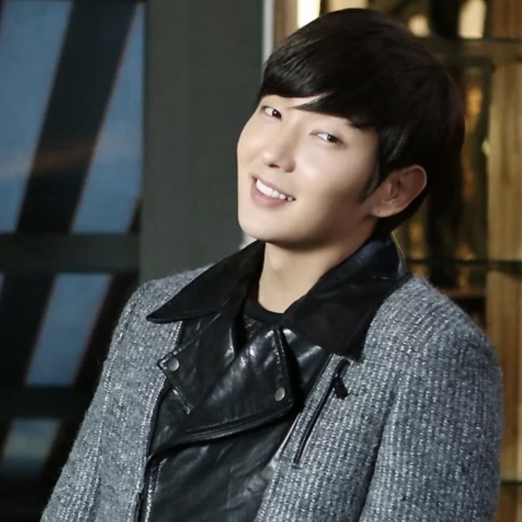 Recent activity shot of Lee Joongi