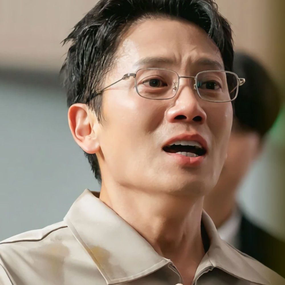 Latest photo of Ji Sung