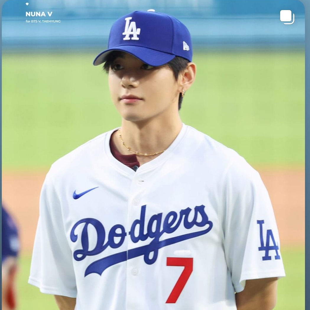 Latest photo of Kim Taehyung (V)