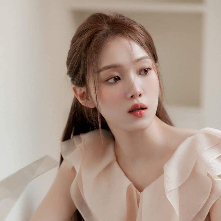 이성경 최근 활동샷