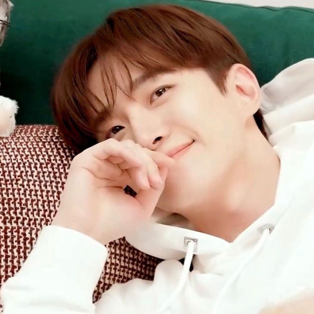 粉絲拍下的李俊昊瞬間