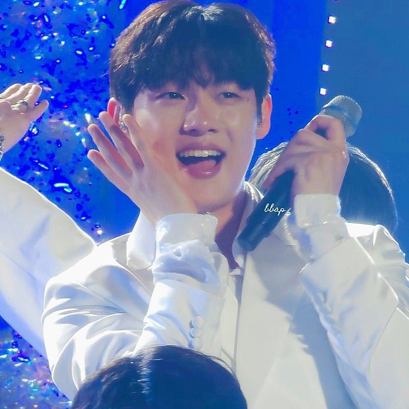 A moment captured by a fan of Choi Jaemyeong