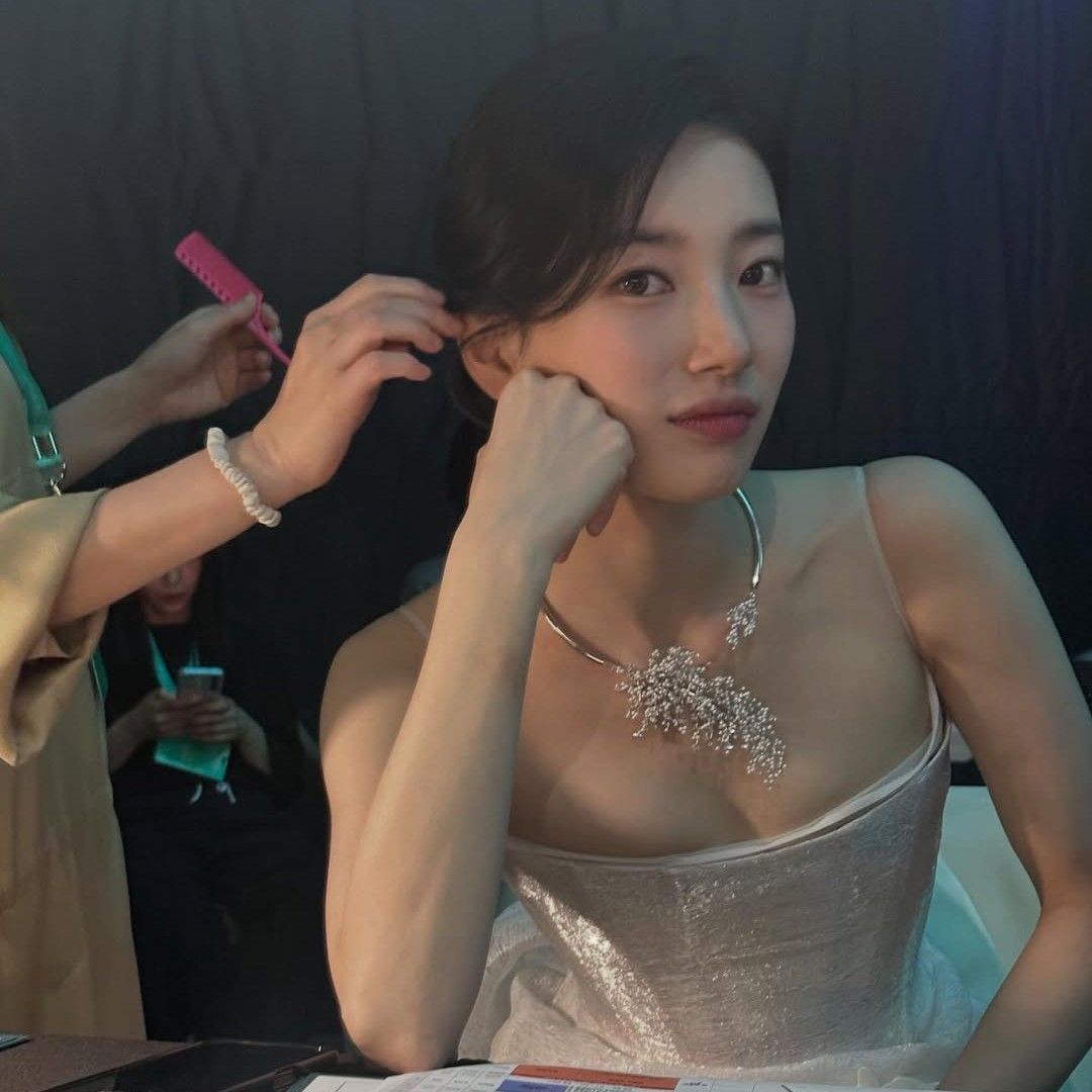 A moment captured by a fan of Bae Suzy