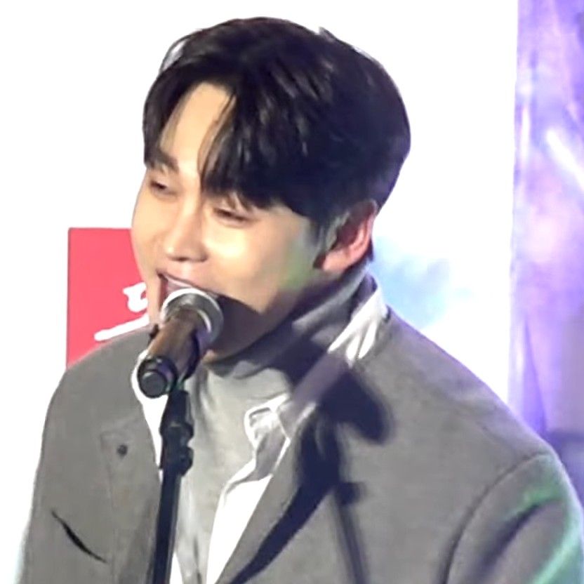 パク・ソジンの最近の活動ショット