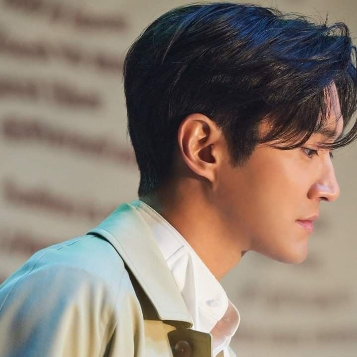 Behind-the-scenes cut of Choi Siwon