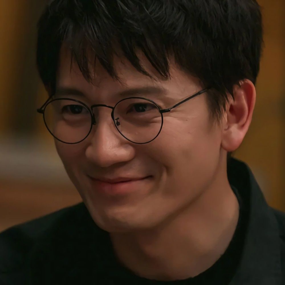 Recent activity shot of Ji Sung