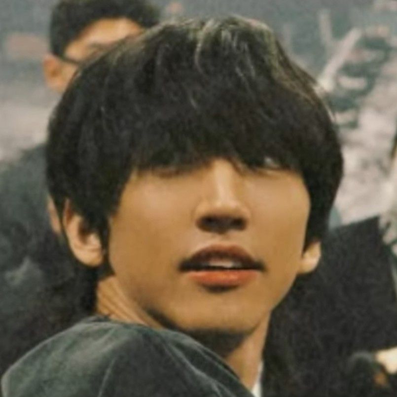 Behind-the-scenes cut of Lee Seungyoon