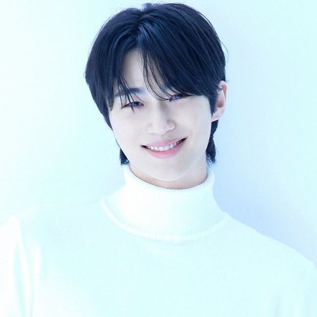 粉丝拍下的边佑锡瞬间