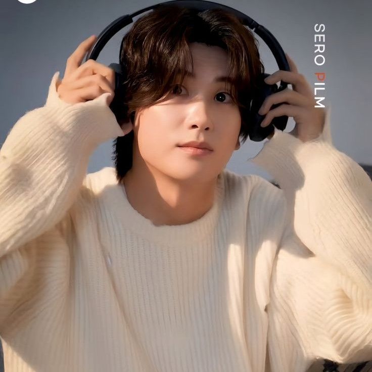 Behind-the-scenes cut of Park Hyungsik