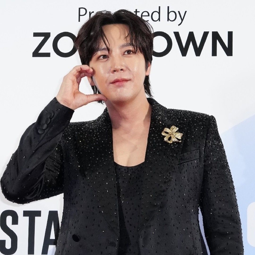 Latest photo of Jang Geunsuk