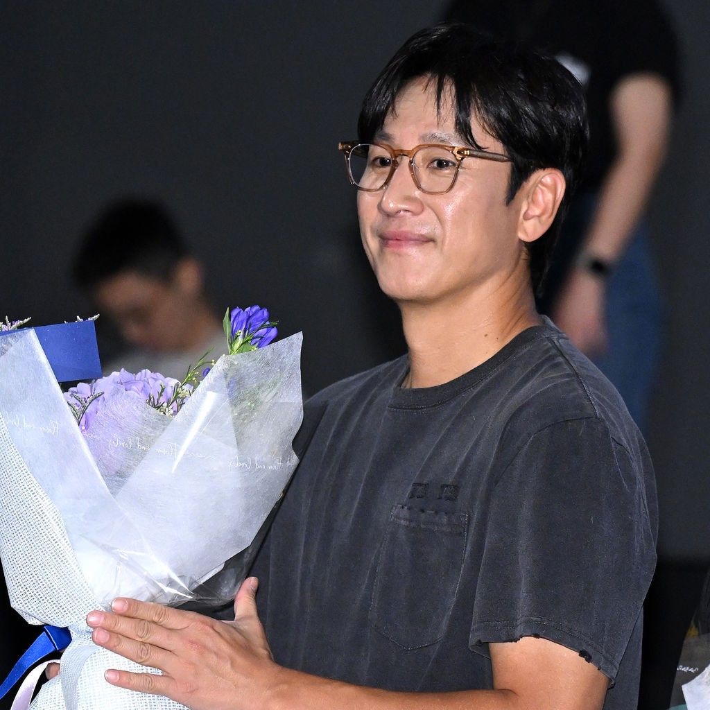 Recent activity shot of Lee Sunkyun