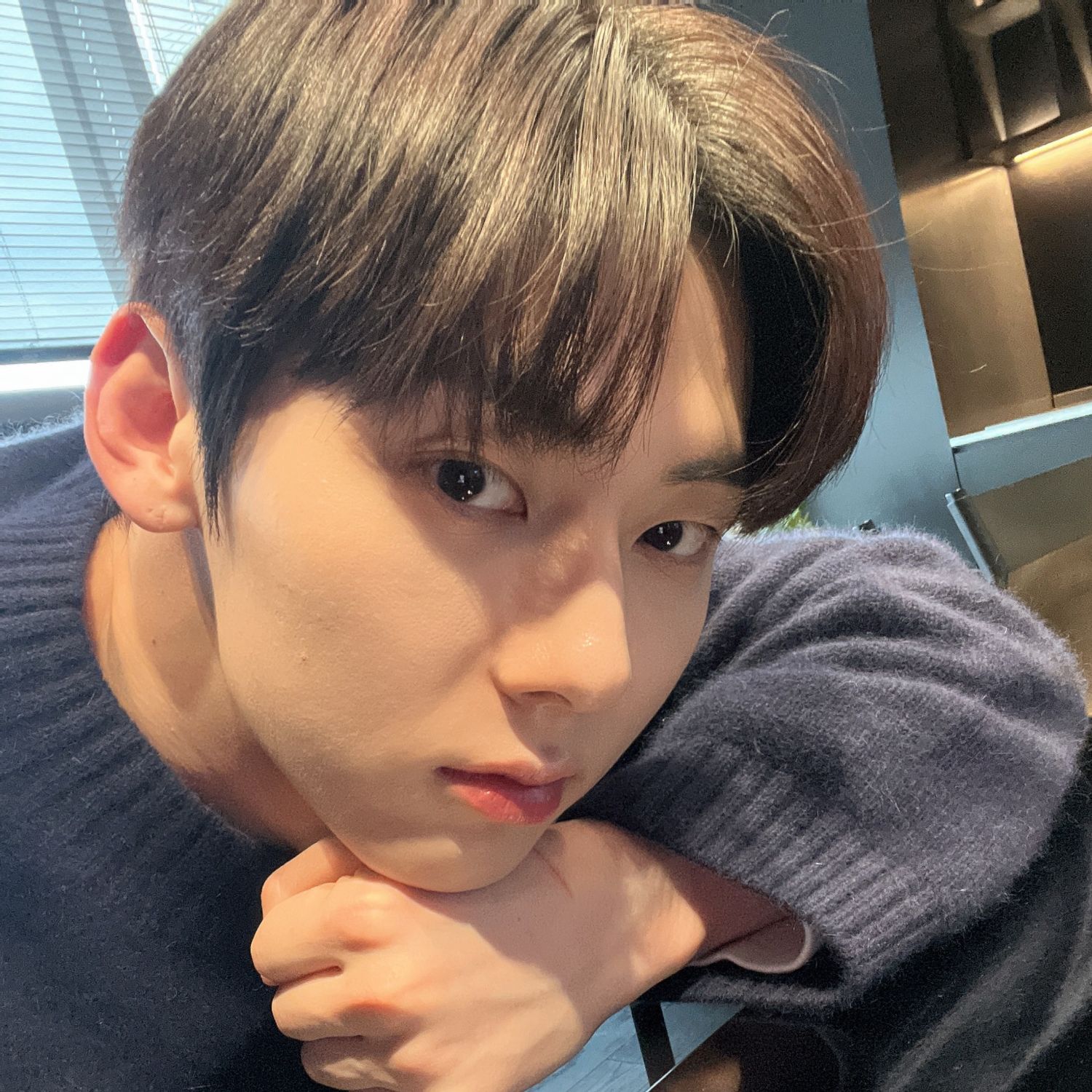 Behind-the-scenes cut of Hwang Minhyun