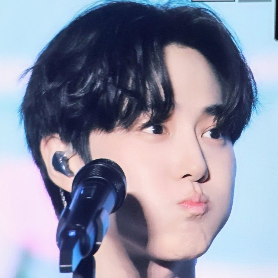 Behind-the-scenes cut of Suho