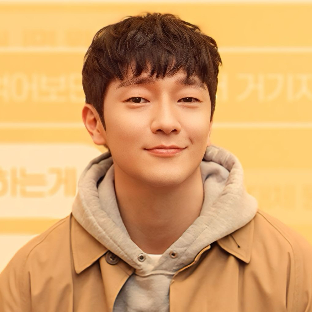 Recent activity shot of Son Seokkoo