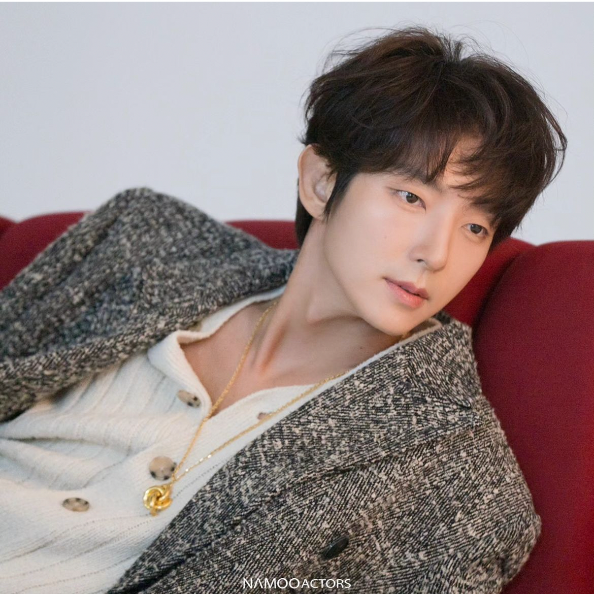 Behind-the-scenes cut of Lee Joongi