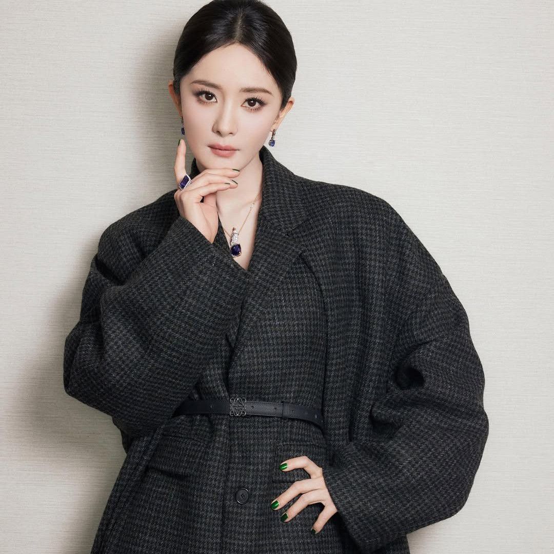 Behind-the-scenes cut of Yang Mi