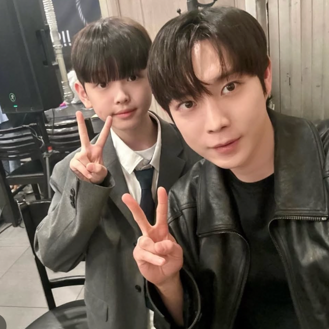 A moment captured by a fan of Kim Youngdae