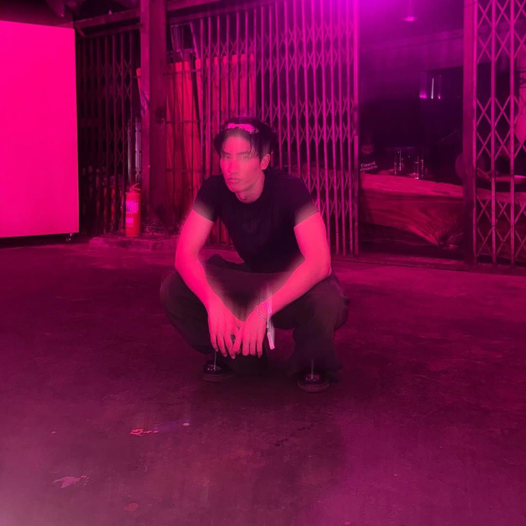 Behind-the-scenes cut of Tay Tawan Vihokratana