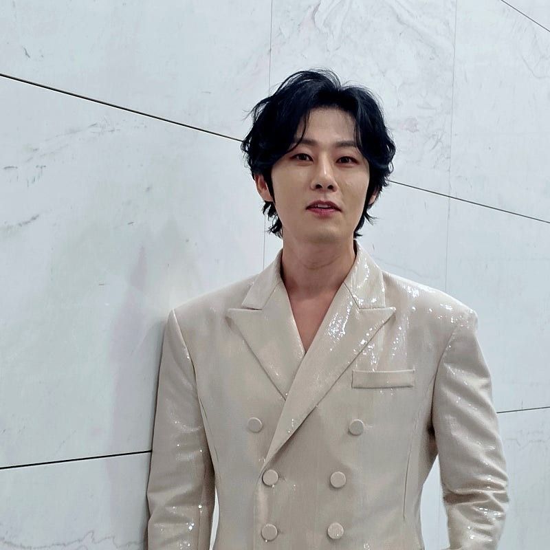 Behind-the-scenes cut of Kang Moonkyung