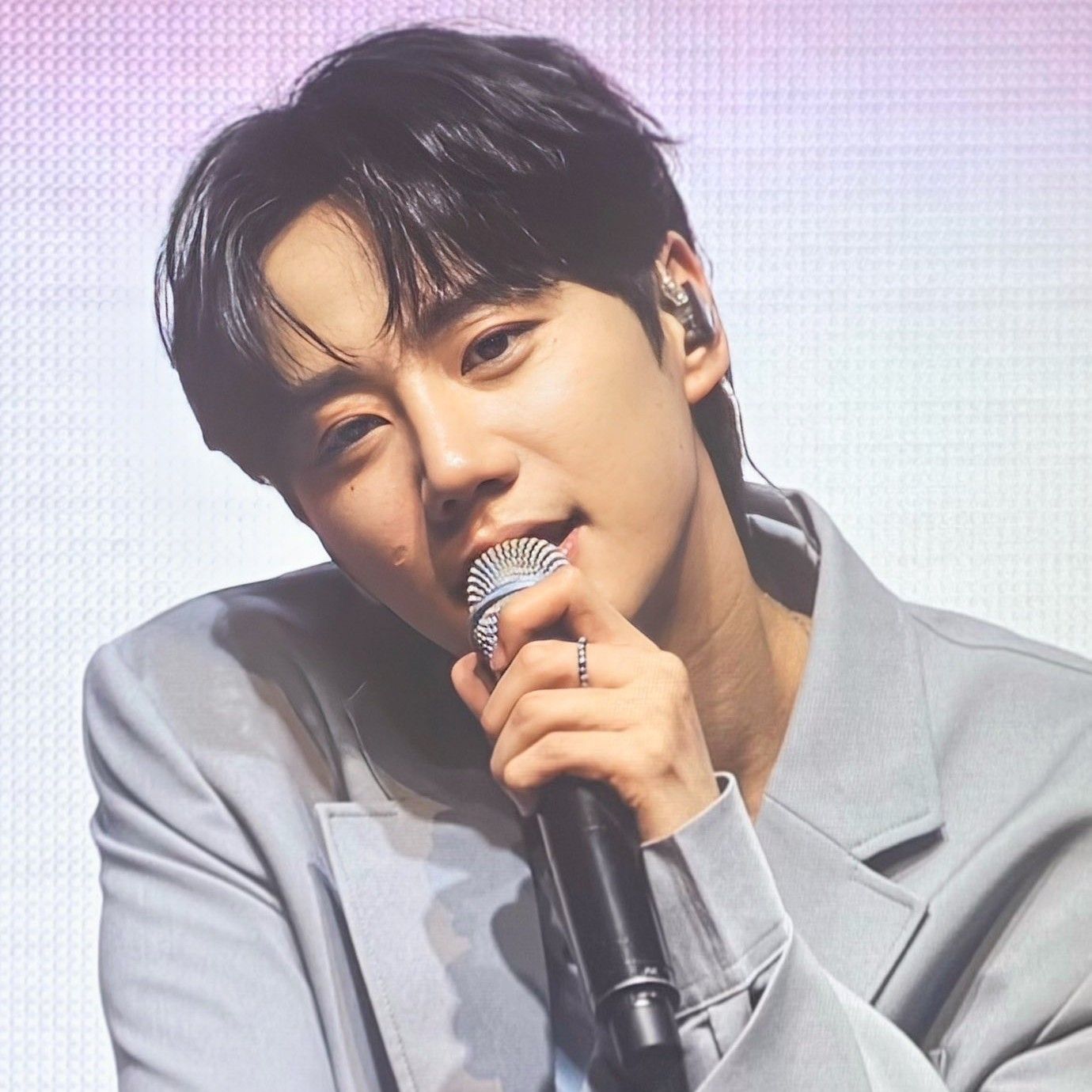 Behind-the-scenes cut of Lee Junyoung