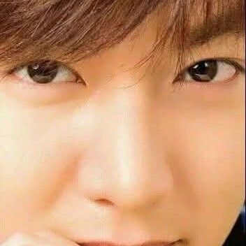 イ・ミンホの最近の活動ショット