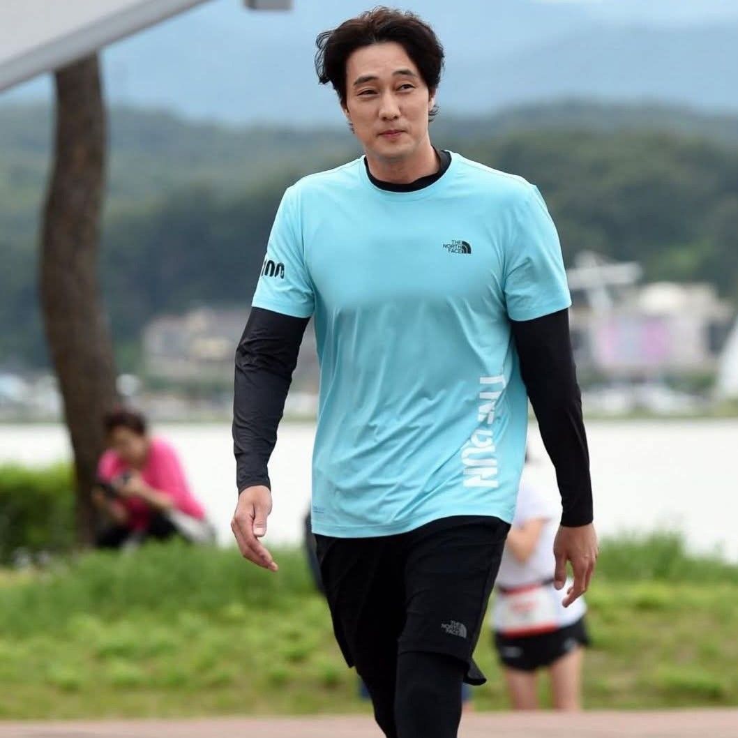Behind-the-scenes cut of So Jisub