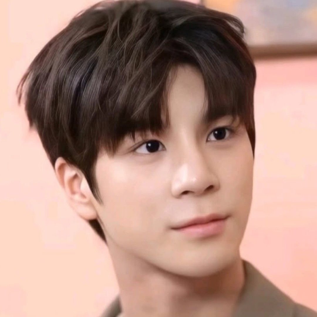 Recent activity shot of Jeong Dongwon