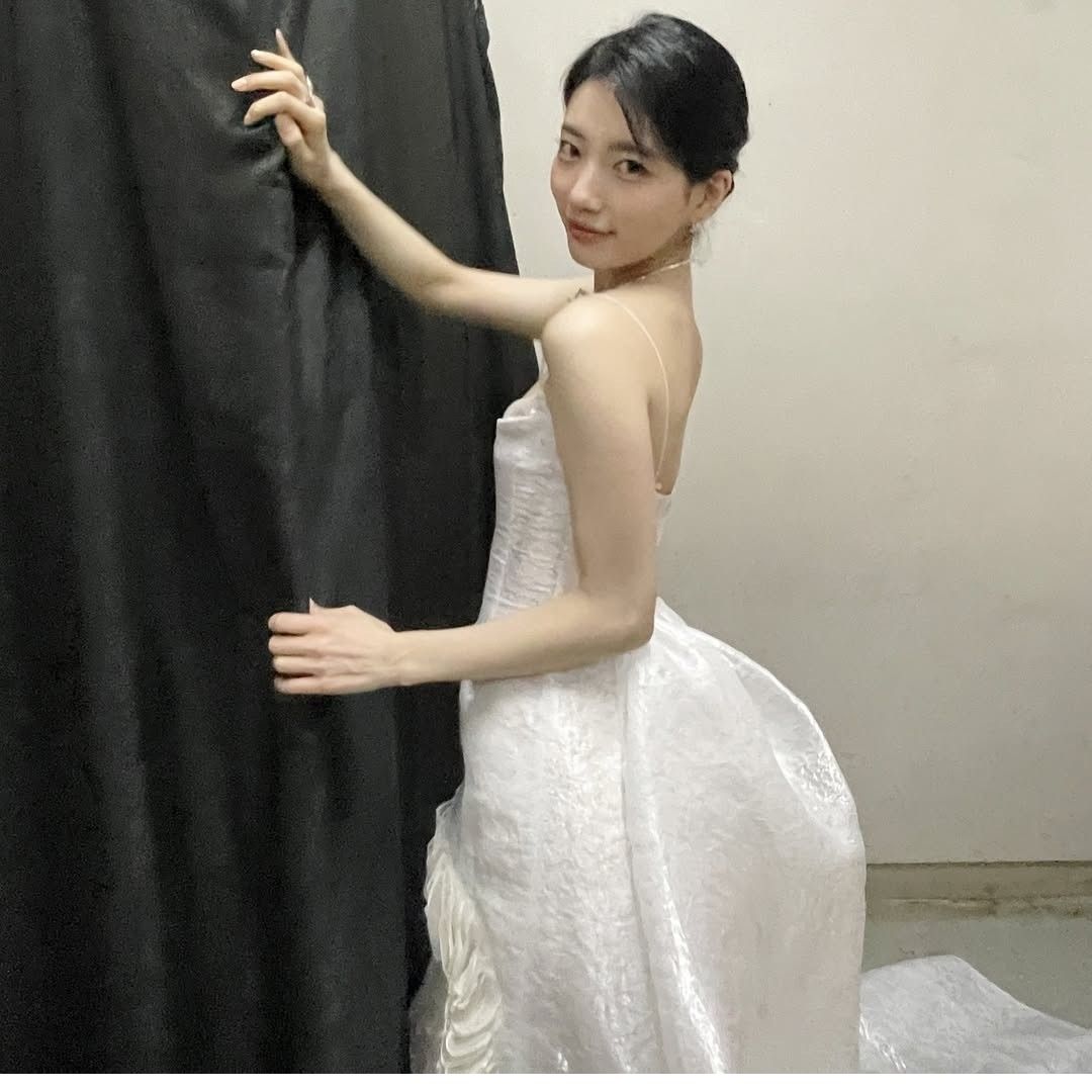 A moment captured by a fan of Bae Suzy