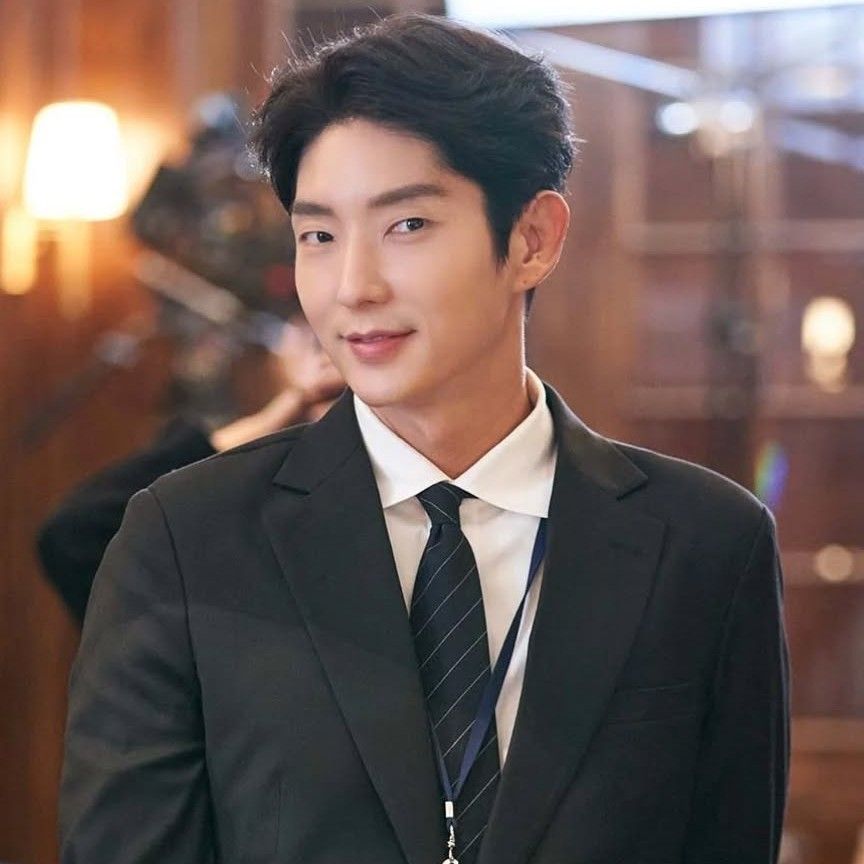 A moment captured by a fan of Lee Joongi