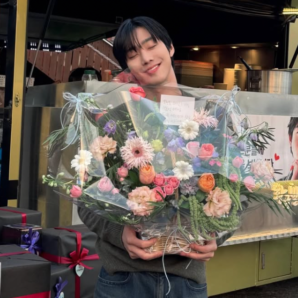 Behind-the-scenes cut of Ahn Hyoseop