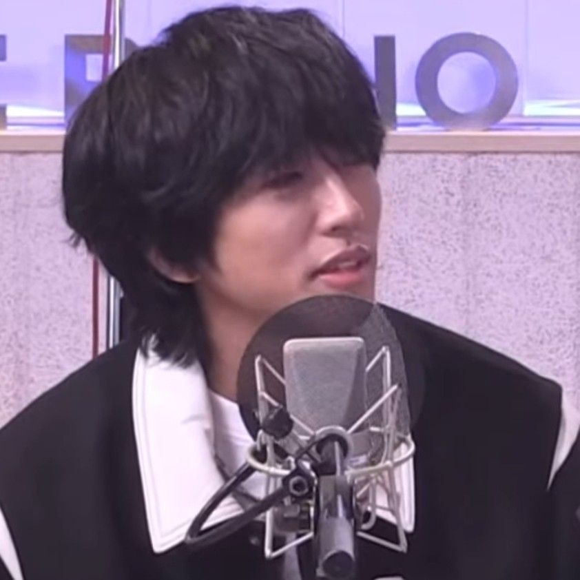 Behind-the-scenes cut of Lee Seungyoon