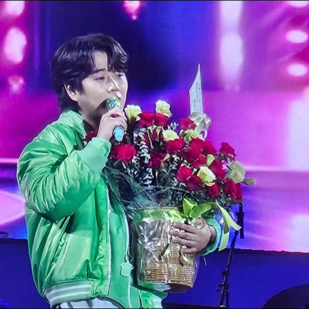 Behind-the-scenes cut of Hwang Youngwoong