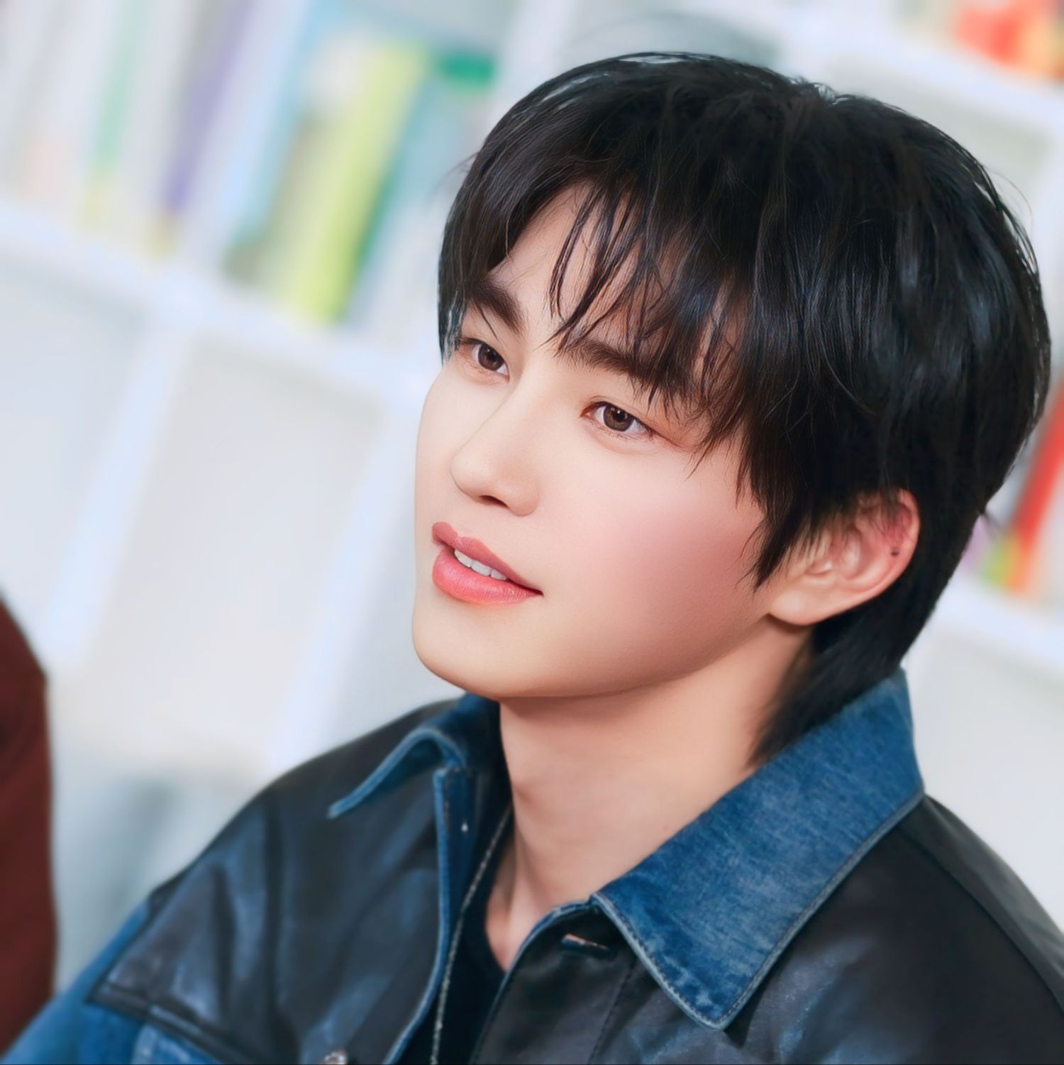 Behind-the-scenes cut of Kim Jaeyoung