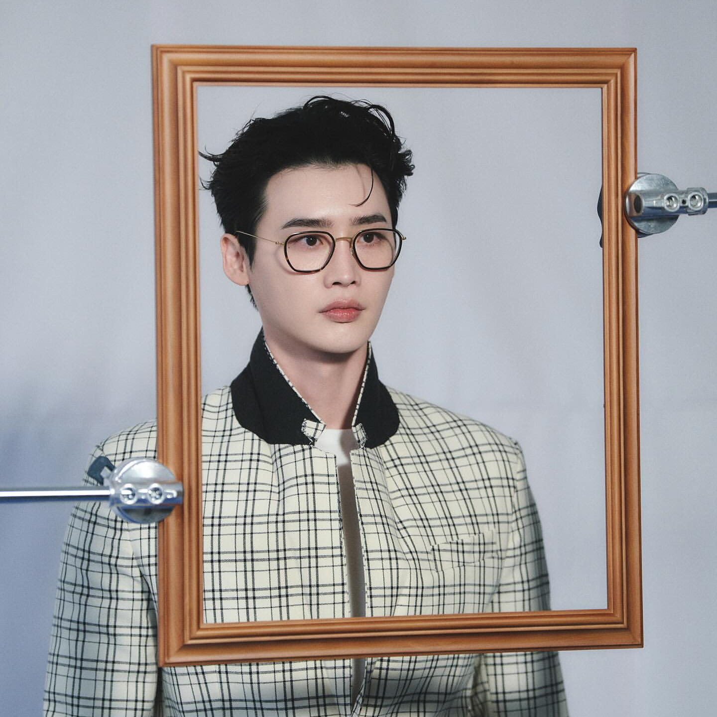 Behind-the-scenes cut of Lee Jongsuk