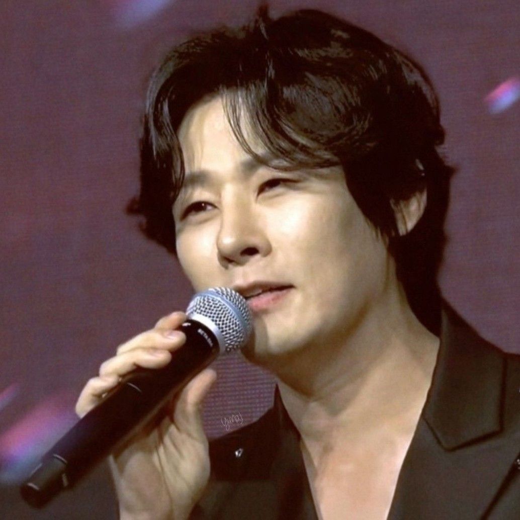 Behind-the-scenes cut of Kang Moonkyung