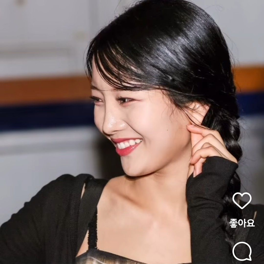 Recent activity shot of Kim Soyeon (2004)